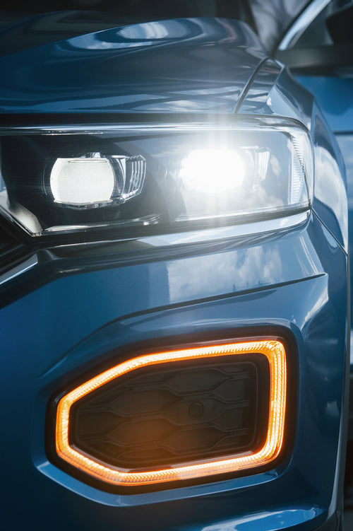 LEDKit og LED ombyggings pærer til bil. Gjør lysene dine bedre med LEDpærer fra merker som Osram, Philips, PIAA og Odin. LEDkit er lett å montere og gir mye bedre lys i din bil. Kjøp LEDkit her!